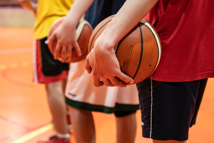 children playing basketball