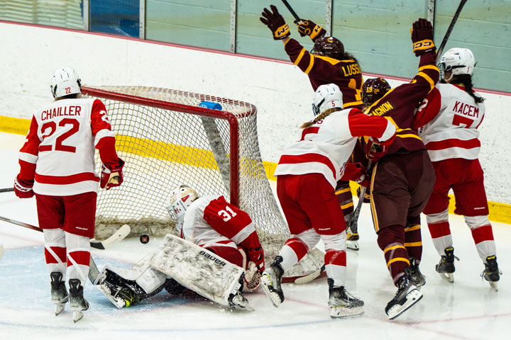 Women's hockey sweep McGill, will play Bishop's in RSEQ final